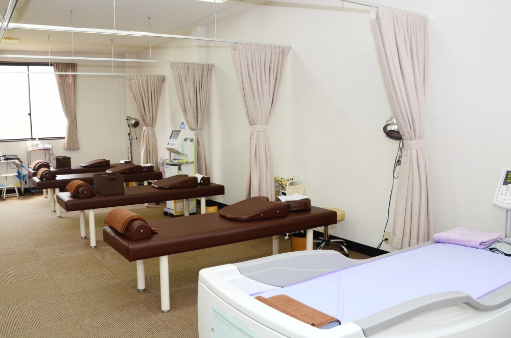 ケアトレ鍼灸整骨院　施術室